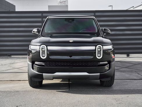 Used 2025 Rivian R1S Adventure image 13