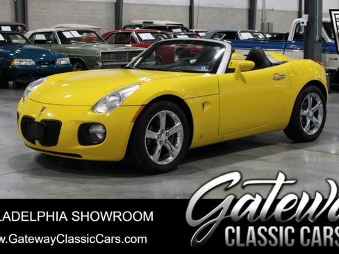 Used 2008 Pontiac Solstice GXP w/ Premium Package image 1