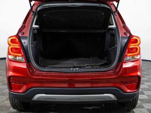 Used 2019 Chevrolet Trax LT w/ LT Convenience Package image 37