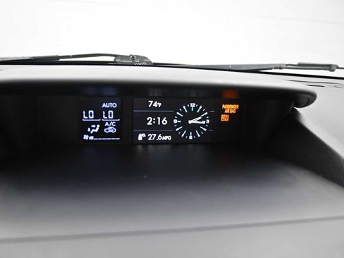 Used 2017 Subaru Forester 2.5i Touring AWD/4WD image 14