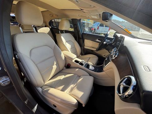 Used 2019 Mercedes-Benz GLA 250 4MATIC w/ Premium Package image 20