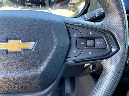 Used 2025 Chevrolet Trax LS image 25