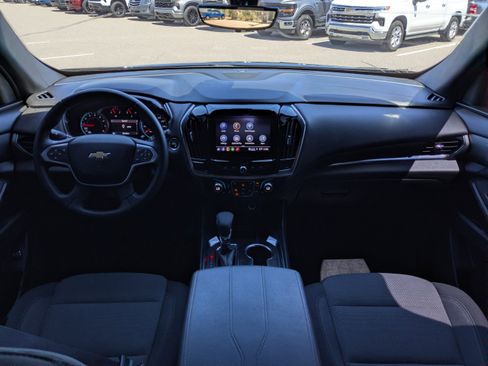 Used 2023 Chevrolet Traverse LT image 17