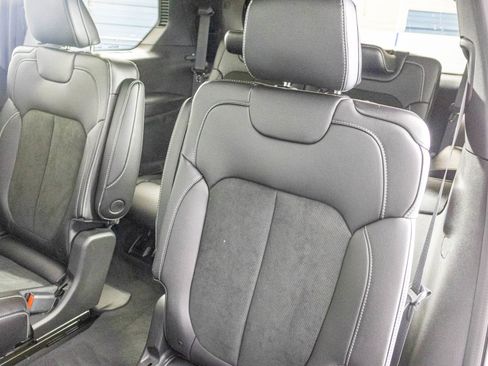 New 2025 Jeep Grand Cherokee L Altitude image 26