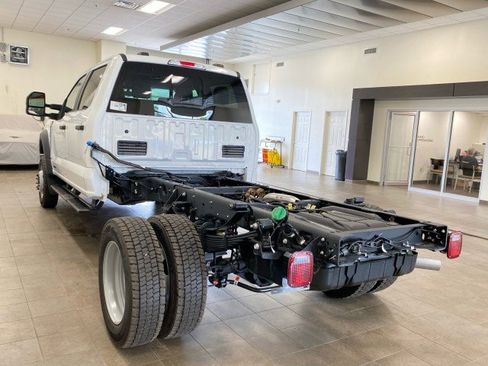 New 2025 Ford F550 4x4 Crew Cab image 12
