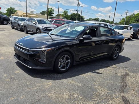 Used 2025 Kia K4 FWD image 3