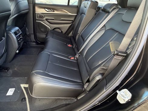 New 2026 Jeep Grand Cherokee Limited w/ Limited Altitude Package RWD image 32