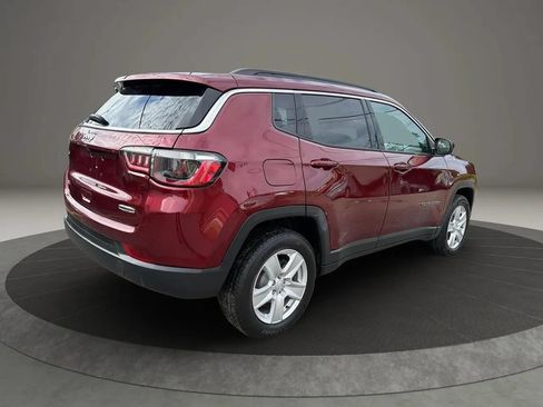 Used 2022 Jeep Compass Latitude w/ Convenience Group AWD/4WD image 5