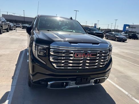 Used 2023 GMC Sierra 1500 Denali w/ Technology Package AWD/4WD image 16