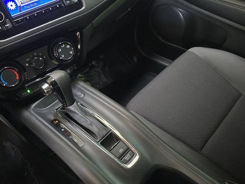 Used 2022 Honda HR-V LX image 26