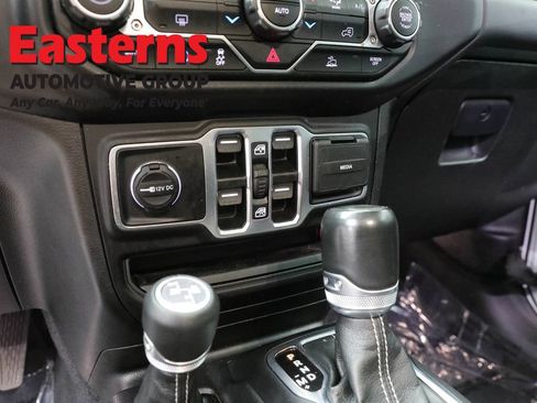 Used 2023 Jeep Wrangler Unlimited Sahara w/ Dual Top Group AWD/4WD image 21