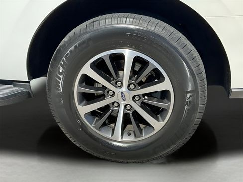 Used 2020 Ford Expedition XLT image 25