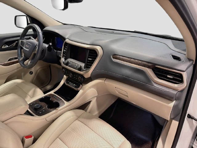 Certified 2022 GMC Acadia Denali w/ Denali Ultimate Package AWD/4WD image 29