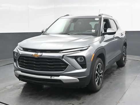 Used 2025 Chevrolet TrailBlazer LT AWD/4WD image 6