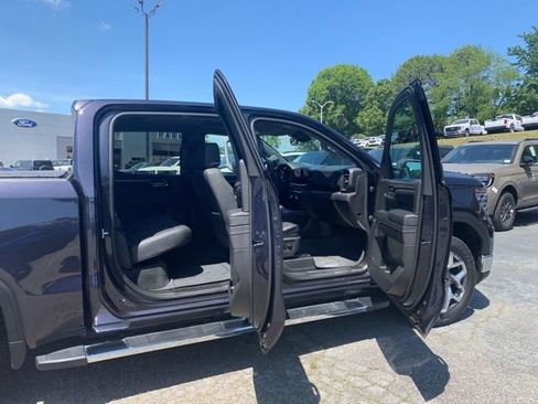 Used 2023 GMC Sierra 1500 SLT w/ SLT Premium Package AWD/4WD image 12