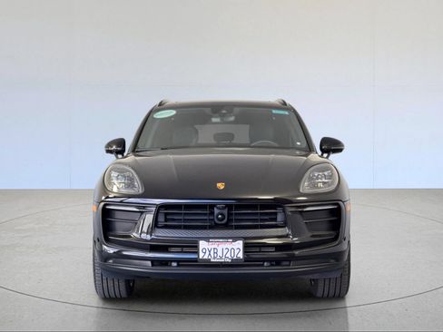 Certified 2026 Porsche Macan AWD/4WD image 11