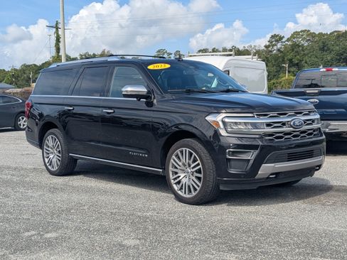 Used 2022 Ford Expedition Max Platinum AWD/4WD image 2