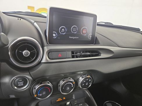 Used 2020 FIAT 124 Spider Classica w/ Technology Group image 22