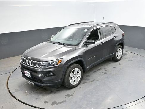 Used 2022 Jeep Compass Latitude AWD/4WD image 39