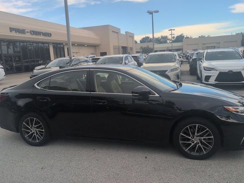 Used 2016 Lexus ES 350 w/ Luxury Package w/Wood Trim FWD image 5