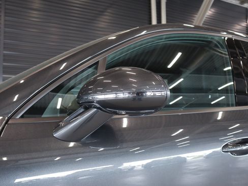 Certified 2024 Porsche Macan AWD/4WD image 26