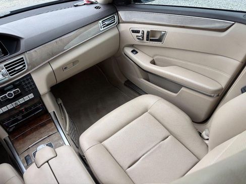 Used 2014 Mercedes-Benz E 350 4MATIC Sedan image 16