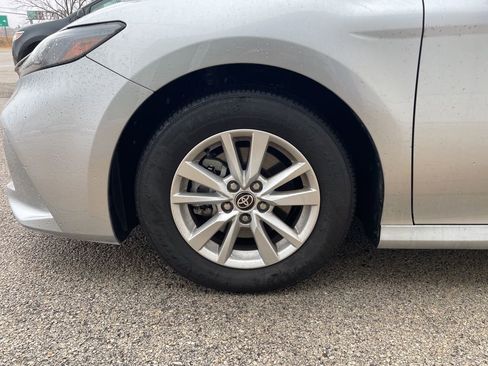 Used 2025 Toyota Camry LE image 15