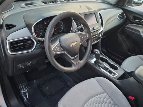 Used 2021 Chevrolet Equinox LS FWD image 10