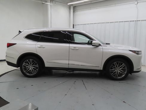 Used 2023 Acura MDX SH-AWD w/ Advance Package image 2