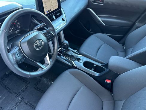 Certified 2024 Toyota Corolla Cross LE FWD image 10