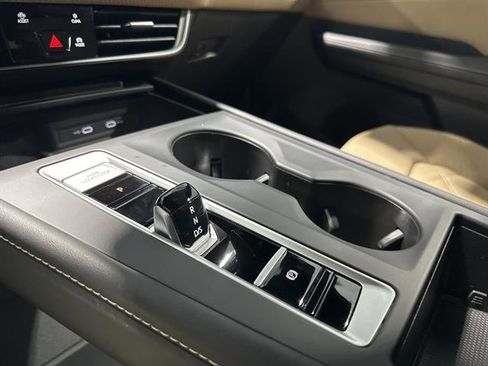 Certified 2024 Volkswagen Atlas Cross Sport SE image 25