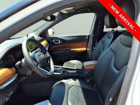 Used 2024 Jeep Compass Limited AWD/4WD image 11