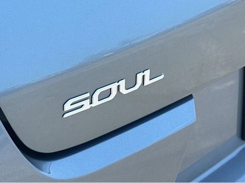 Certified 2025 Kia Soul LX image 40