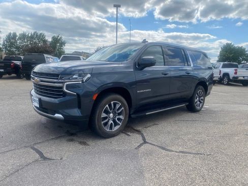 Used 2021 Chevrolet Suburban LT w/ Luxury Package AWD/4WD image 21