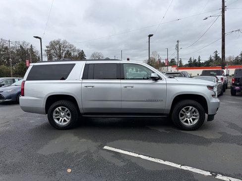 Used 2019 Chevrolet Suburban LT image 9