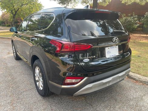Used 2019 Hyundai Santa Fe SEL FWD image 3