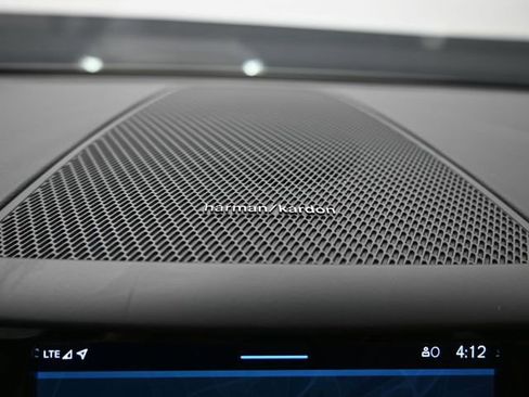 Used 2023 Volvo XC60 B5 Ultimate w/ Protection Package Premier image 32