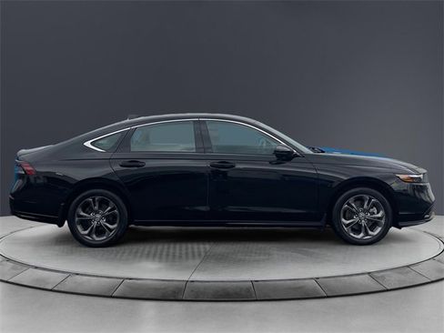 Certified 2023 Honda Accord EX-L image 6