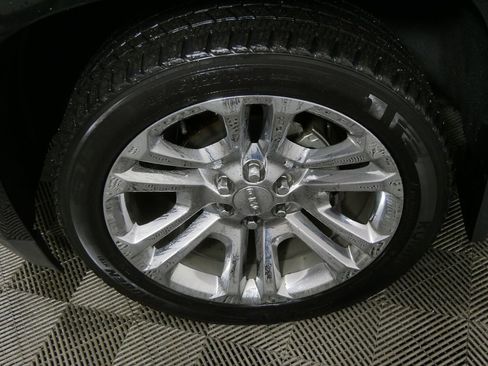 Used 2017 GMC Yukon SLT w/ Premium Edition image 9