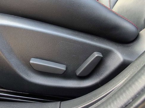 Used 2016 MAZDA MAZDA3 i Grand Touring image 18