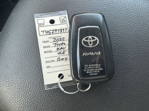 Certified 2022 Toyota RAV4 XLE w/ Convenience Package AWD/4WD image 37