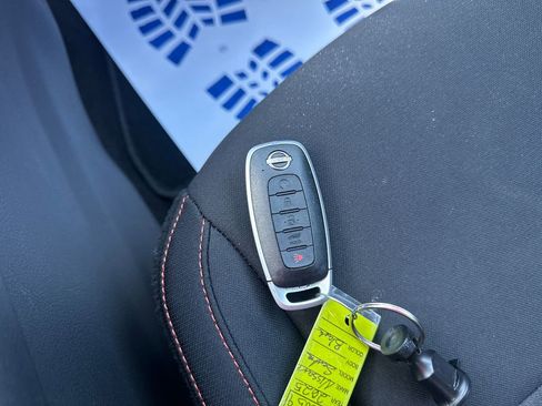 Used 2025 Nissan Sentra SR FWD image 27