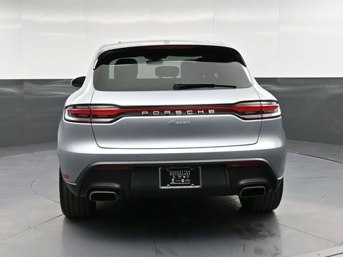 Certified 2022 Porsche Macan AWD/4WD image 7