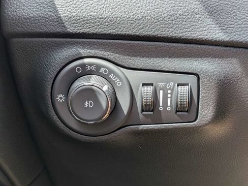 Used 2020 Jeep Compass Latitude AWD/4WD image 22