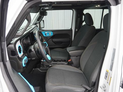 Used 2024 Jeep Wrangler Sport S image 10