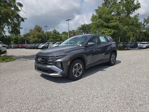 New 2026 Hyundai Tucson Blue SE FWD image 2