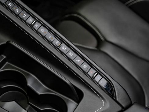 Used 2021 Chevrolet Corvette Stingray Premium Cpe w/ Z51 Performance Package RWD image 65