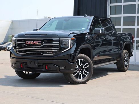 Used 2025 GMC Sierra 1500 AT4 w/ AT4 Premium Package AWD/4WD image 3