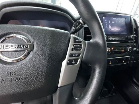 Used 2022 Nissan Titan SV RWD image 18