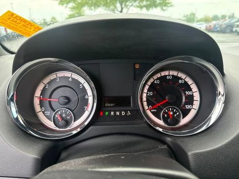 Used 2018 Dodge Grand Caravan SE FWD image 16